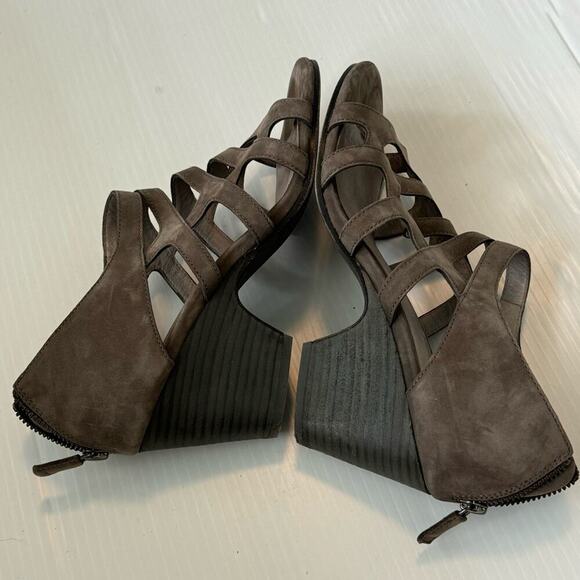 Eileen Fisher grey leather strappy heeled sandals size 9 - Picture 8 of 11